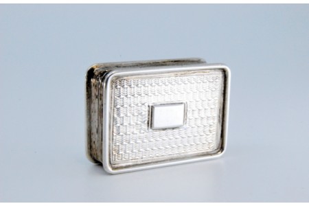 Caixa de Vinagrete em prata e ouro com frisos e picotado na tampa do período de William IV.